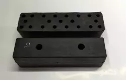 33. Odbój gumowy najazdowy 430 x 120 x 120 mm